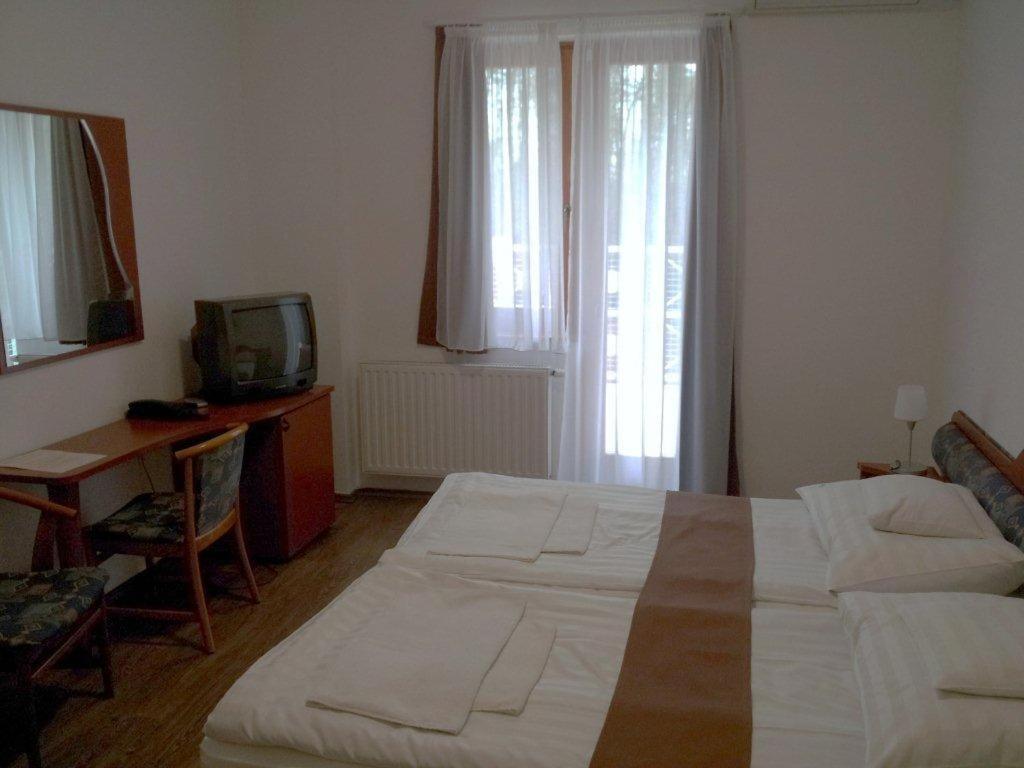 Fenyves Hotel Bekescsaba Εξωτερικό φωτογραφία